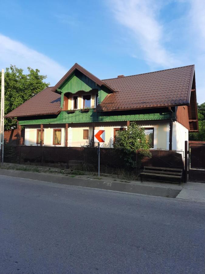 Villa Casa Bunicilor Ciprian Porumbescu Exterior foto